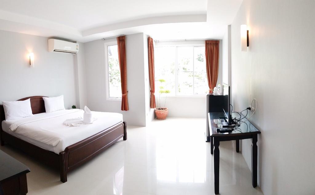J.Holiday Inn Krabi town Exterior foto
